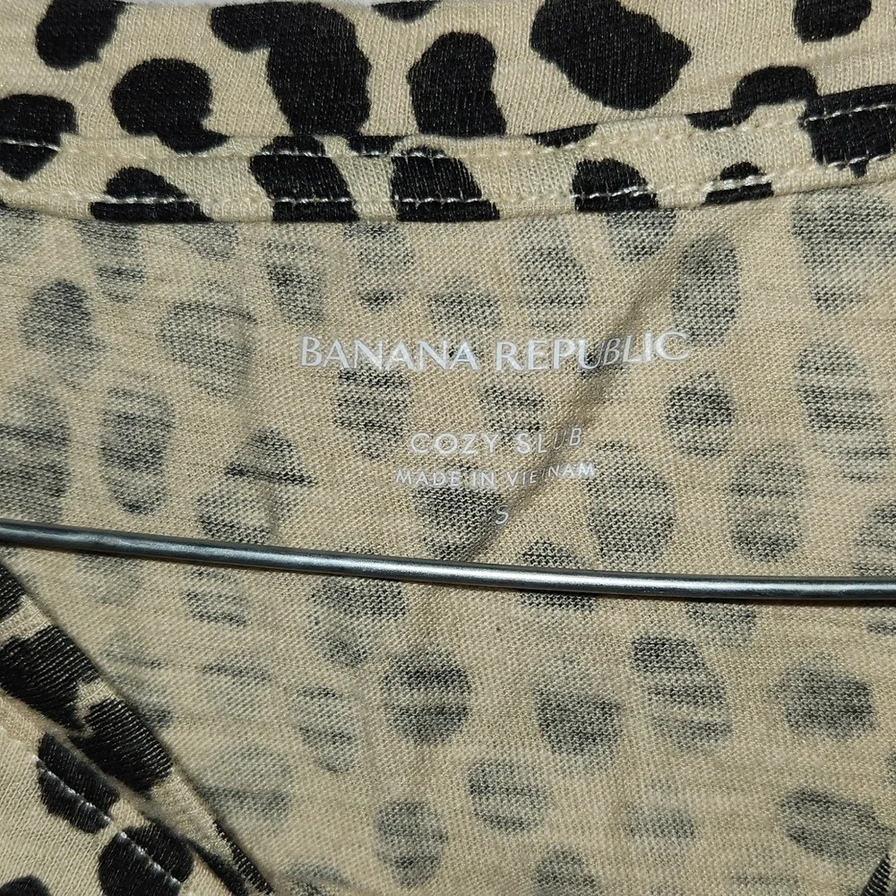 Banana Republic Leopard Print Crop Top Size Small - Picture 3 of 5